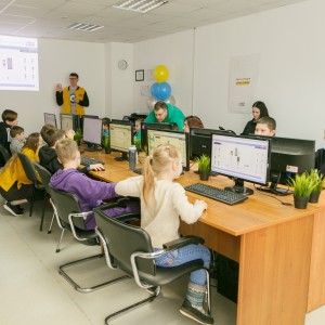 Новый класс в развлекательном центре города Томска! Скоро открытие! - Школа программирования для детей, компьютерные курсы для школьников, начинающих и подростков - KIBERone г. Михайловск